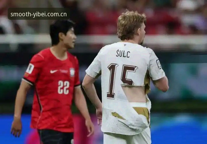 2026世界杯球衣撕裂事件全面评测：72克轻量化神话，还是彪马的一场豪赌？